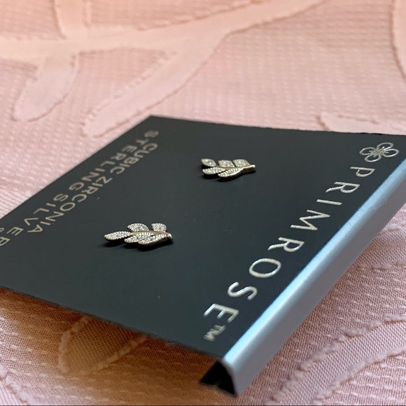 • FINAL PRICE // Sterling Silver Leaf Earrings • - Picture 7 of 13